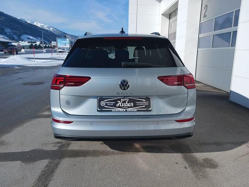 Neu VW Golf VIII Business 115 PS (84 kW) 2026 Silber  metallic Kombi