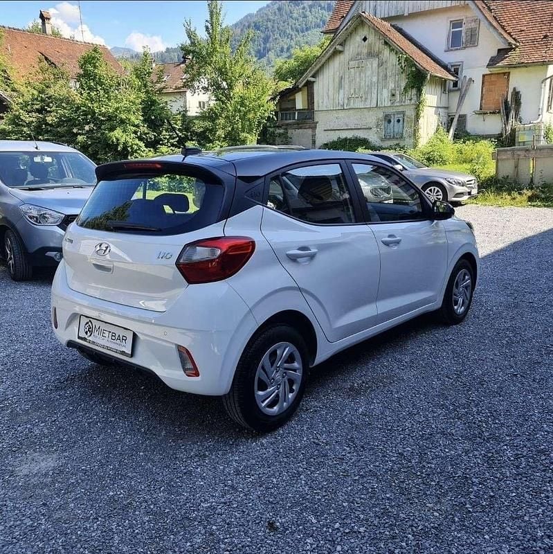 Gebraucht Hyundai i10 67 PS (49 kW) 2021 Weiß Kleinwagen
