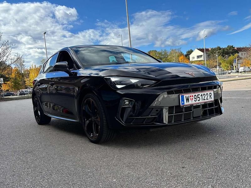 Schwarz Gebraucht 2024 Cupra Leon Limousine | € 33.000 (Teuer) - Bild 1/4