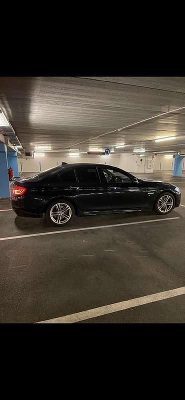 Gebraucht BMW 525 M Sport 218 PS (160 kW) 2016 Schwarz Limousine
