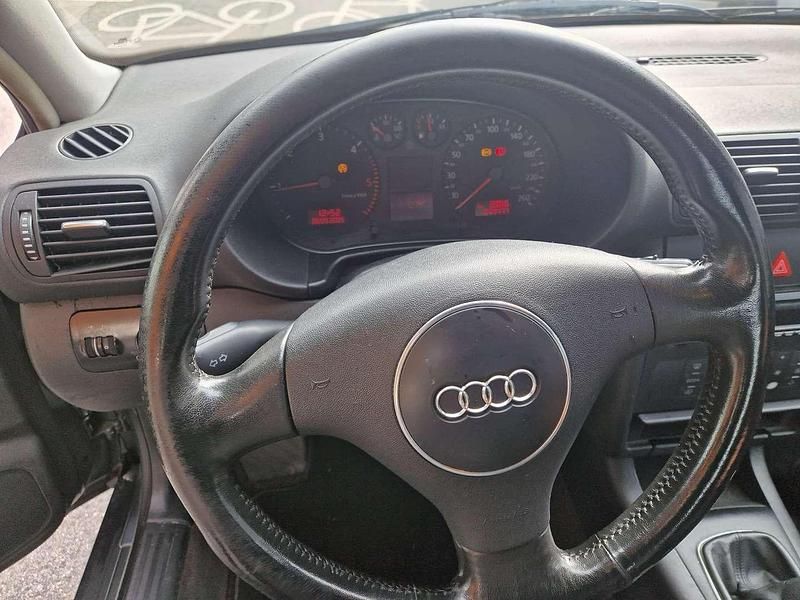 Gebraucht Audi A3 Ambiente 110 PS (80 kW) 2002 Grau Limousine