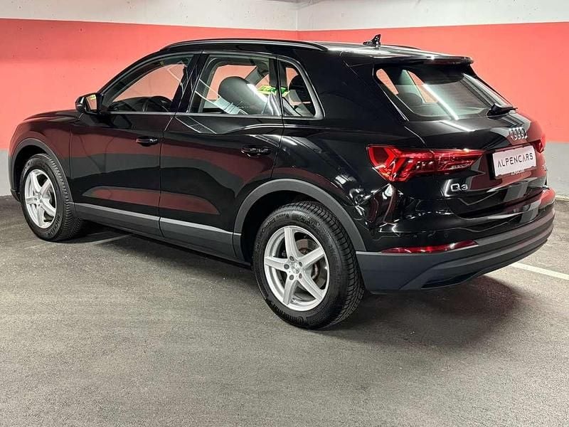 Gebraucht Audi Q3 Ambiente 150 PS (110 kW) 2021 Schwarz SUV