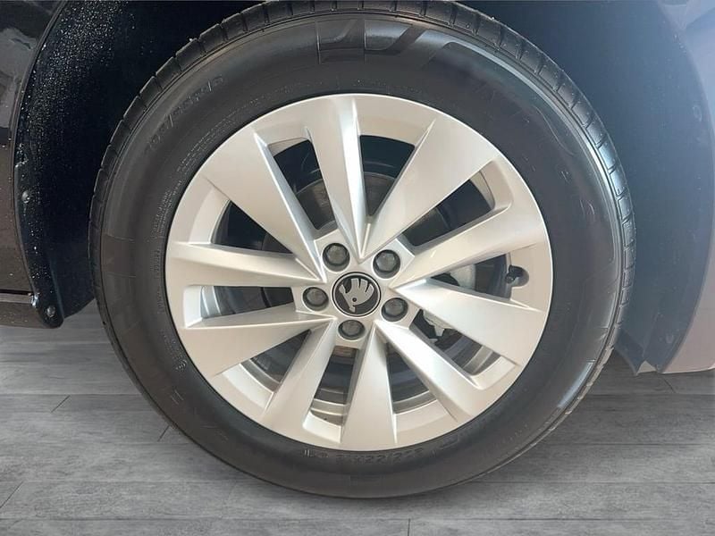 Neu Skoda Scala Selection 95 PS (69 kW) 2026 Schwarz  metallicperleffektno Kleinwagen