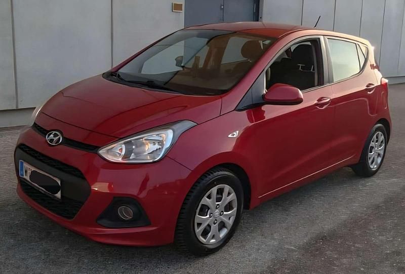 Rot Gebraucht 2015 Hyundai i10 Premium Kleinwagen | € 6.600 (Fairer Preis) - Bild 1/4