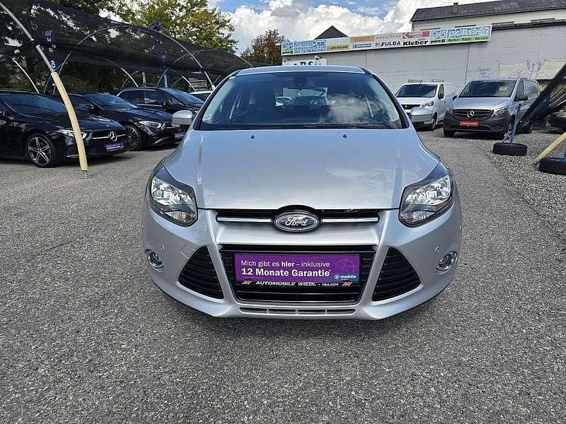 Gebraucht Ford Focus Titanium 125 PS (91 kW) 2016 Silber Limousine