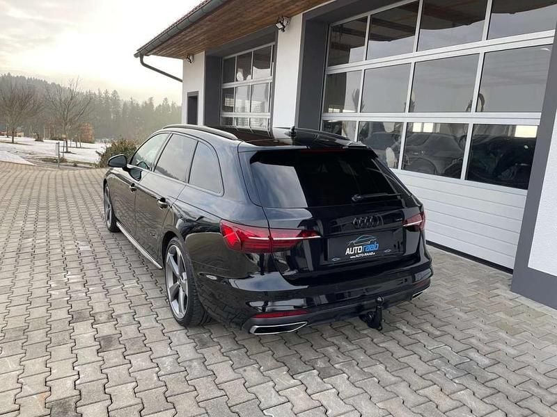 Gebraucht Audi A4 S-Line 163 PS (119 kW) 2022 Schwarz Kombi