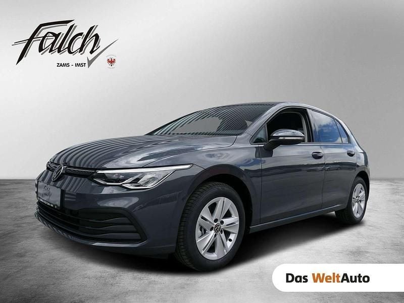 Mittelgrau metallic Gebraucht 2024 VW Golf VIII Life Limousine | € 37.990 (Fairer Preis) - Bild 1/4