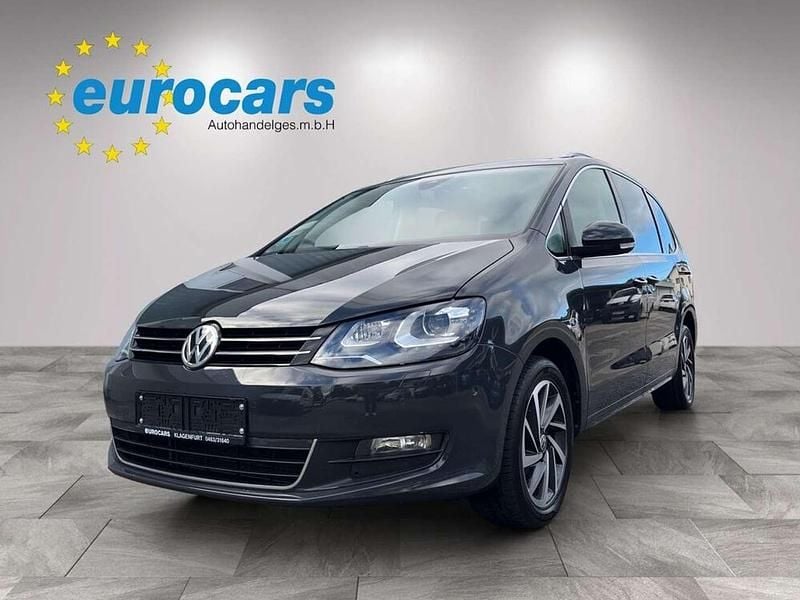 Grau Gebraucht 2017 VW Sharan Sound Van / Kleinbus | € 18.800 (Teuer) - Bild 1/4