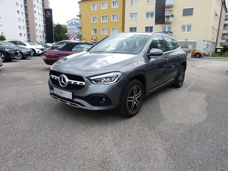 Gebraucht Mercedes GLA180 116 PS (85 kW) 2021 Grau SUV