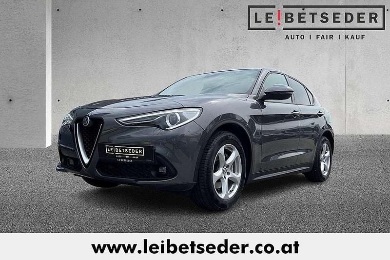 Grau Gebraucht 2018 Alfa Romeo Stelvio Super SUV | € 22.789 (Fairer Preis) - Bild 1/4