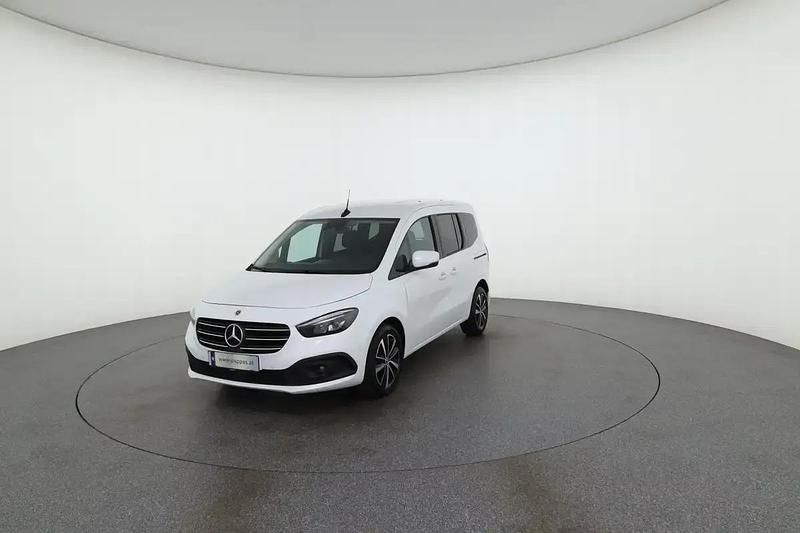 Gebraucht Mercedes T180 116 PS (85 kW) 2024 Weiß Van / Kleinbus