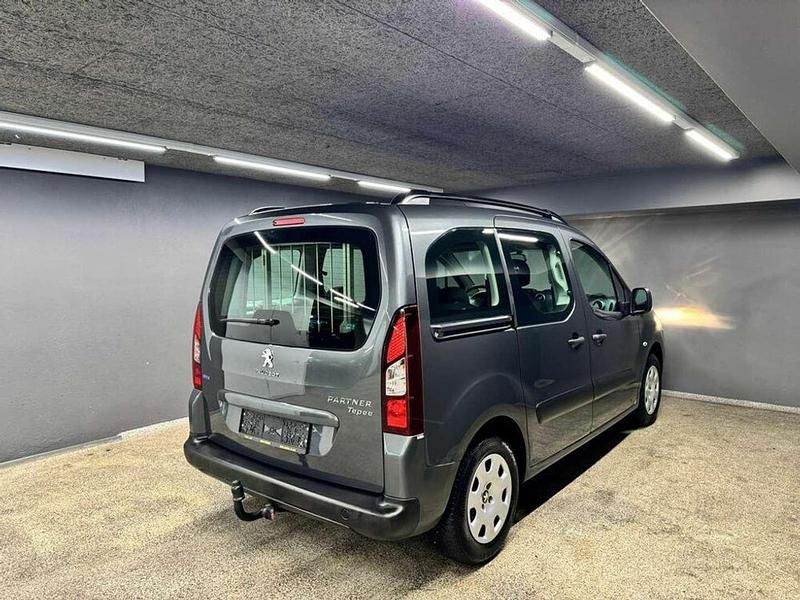 Gebraucht Peugeot Partner Tepee 99 PS (72 kW) 2015 Grau Van / Kleinbus