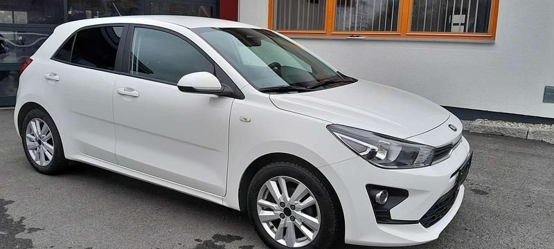 Gebraucht Kia Rio 84 PS (61 kW) 2021 Weiß Limousine