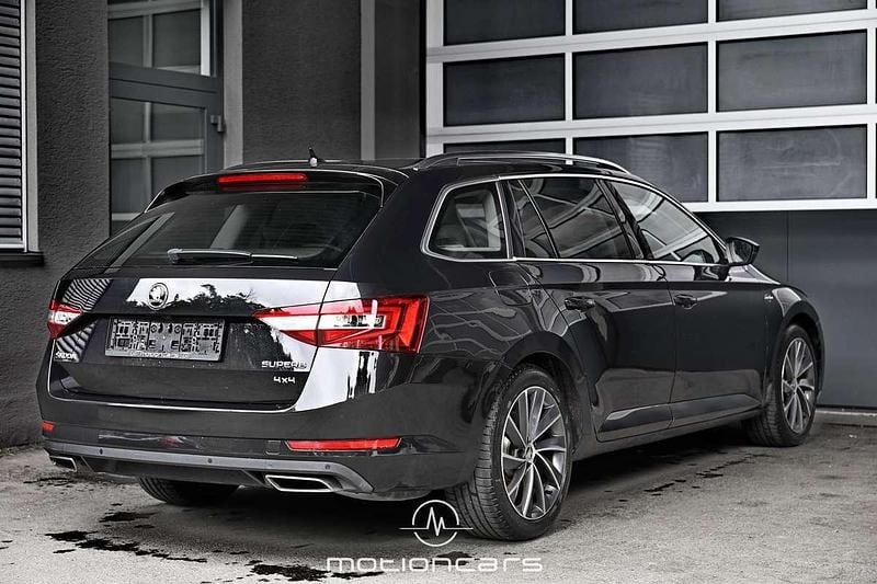 Gebraucht Skoda Superb LAURIN & KLEMENT 280 PS (205 kW) 2017 Schwarz Kombi
