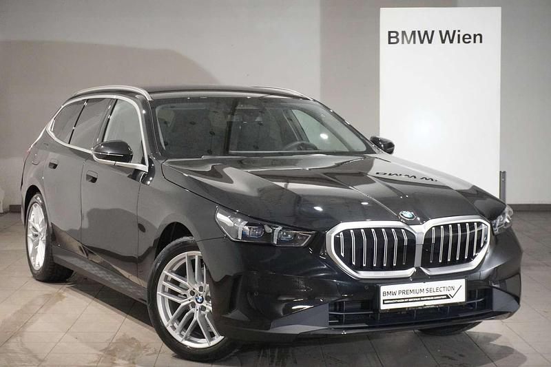 Schwarz Gebraucht 2025 BMW 520 Efficient Dynamics Kombi | € 59.885 (Guter Preis) - Bild 1/4