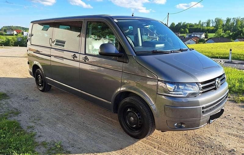 Gebraucht VW T5 Comfortline 140 PS (102 kW) 2014 Grau Van