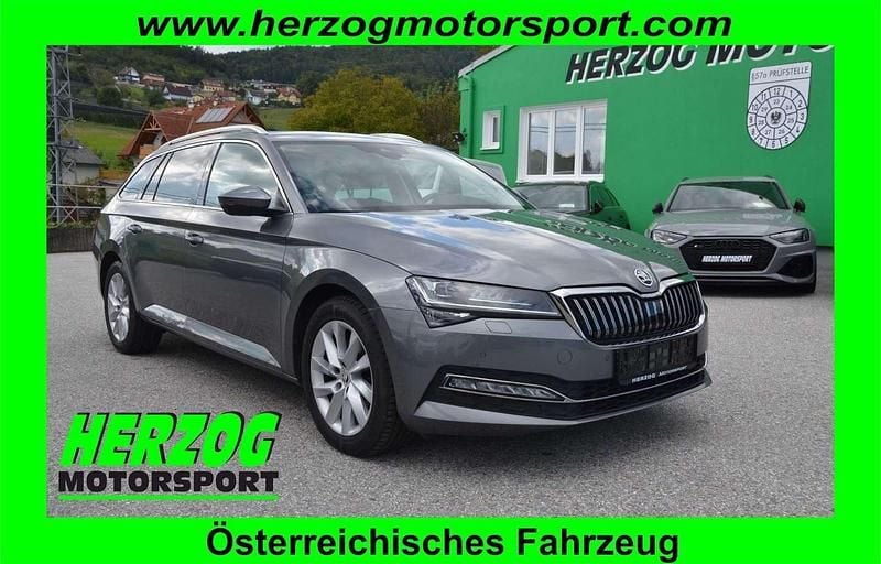 Grau Gebraucht 2022 Skoda Superb Style Kombi | € 23.940 (Etwas zu teuer) - Bild 1/4
