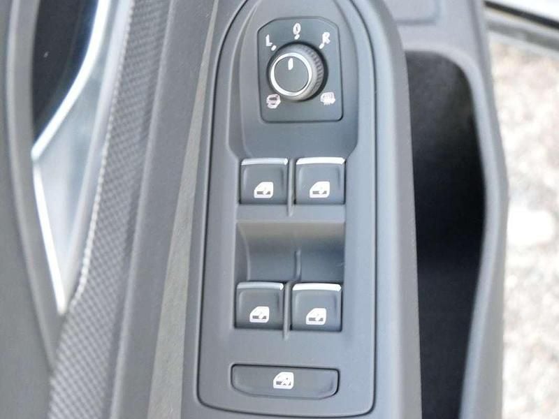 Gebraucht VW Golf VIII R-line 116 PS (85 kW) 2025 Grau Limousine