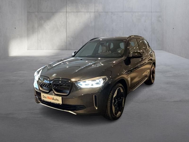 Hellgrau metallicperleffekt Gebraucht 2021 BMW iX3 SUV | € 33.890 (Guter Preis) - Bild 1/4