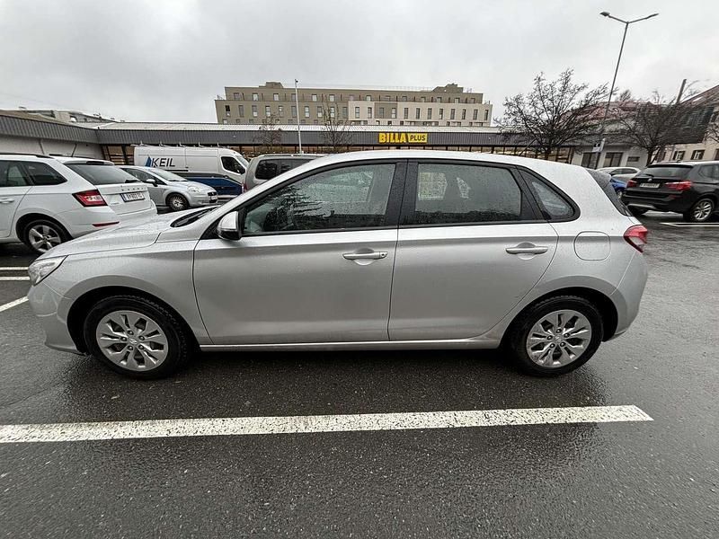 Gebraucht Hyundai i30 99 PS (72 kW) 2019 Limousine