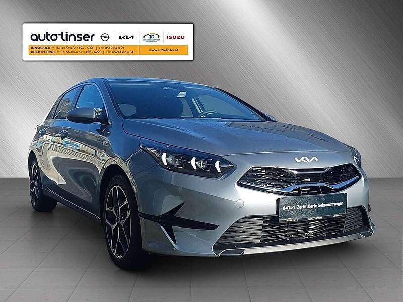 Neu Kia Ceed Silver 120 PS (88 kW) 2025 Silber Kleinwagen