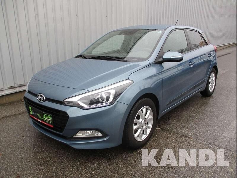 Blau Gebraucht 2017 Hyundai i20 GO! Limousine | € 7.490 (Guter Preis) - Bild 1/4