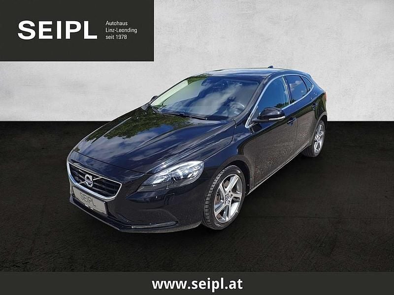 Schwarz Gebraucht 2015 Volvo V40 Momentum Kombi | € 15.900 (Etwas zu teuer) - Bild 1/4