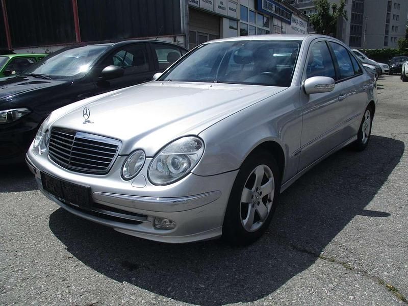 Gebraucht Mercedes E220 150 PS (110 kW) 2004 Grau Limousine