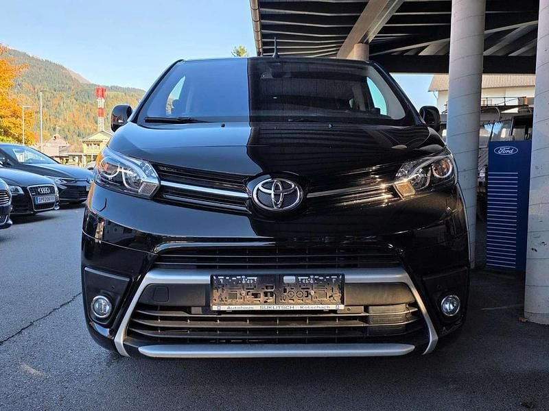 Schwarz Gebraucht 2018 Toyota Proace Verso Kombi | € 31.800 (Superpreis) - Bild 1/4
