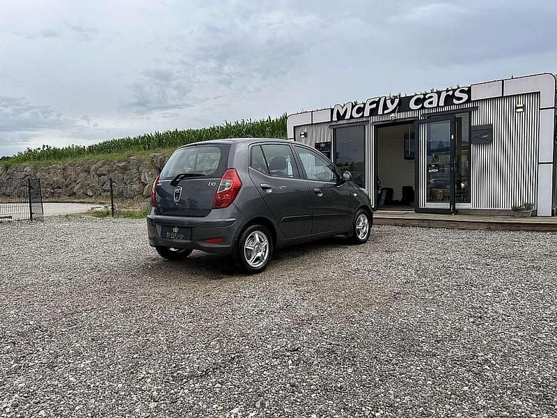 Gebraucht Hyundai i10 Life 69 PS (50 kW) 2012 Grau Kleinwagen