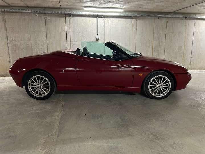 Gebraucht Alfa Romeo Spider 150 PS (110 kW) 2002 Rot Cabrio