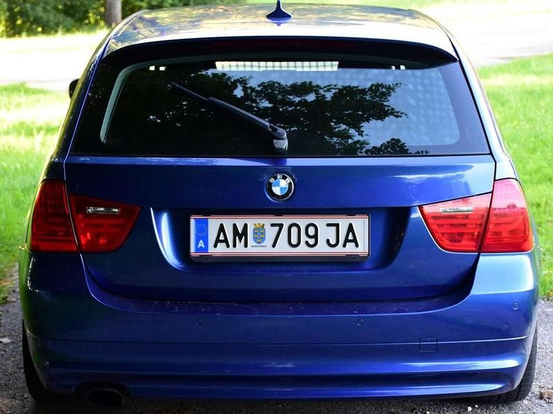 Gebraucht BMW 318 143 PS (105 kW) 2009 Blau Kombi