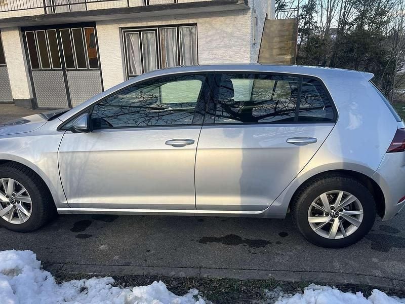 Gebraucht VW Golf VII 116 PS (85 kW) 2019 Silber Limousine
