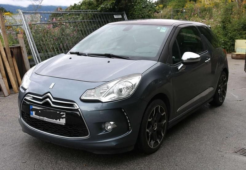 Grau Gebraucht 2011 Citroën DS3 Sport Chic Kleinwagen | € 5.200 - Bild 1/4