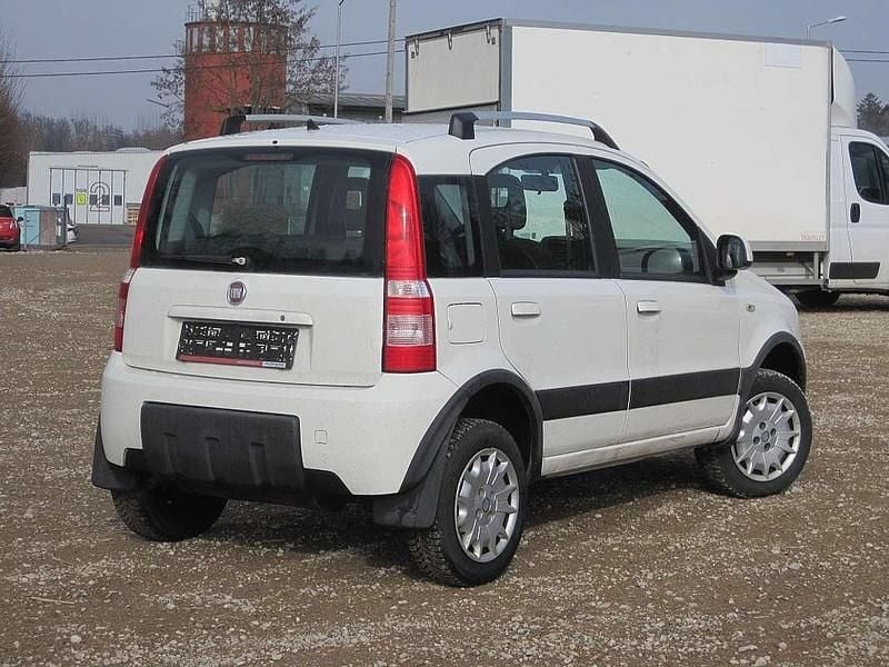 Gebraucht Fiat Panda 4x4 Climbing 68 PS (50 kW) 2011 Weiß Kleinwagen