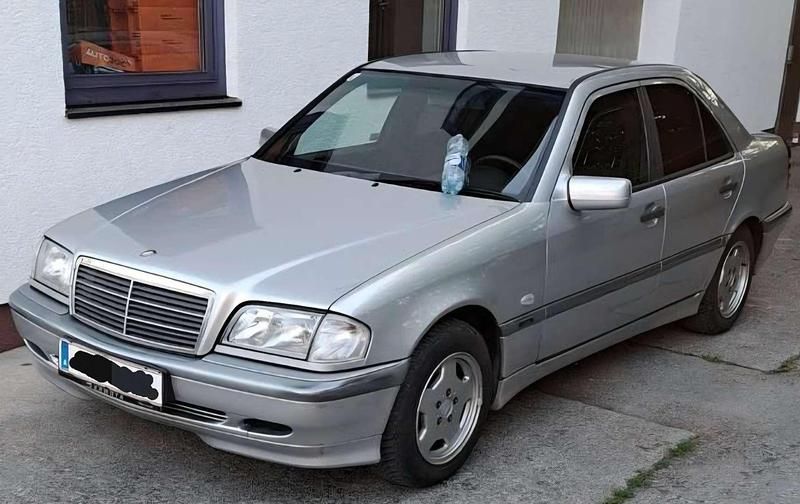 Gebraucht Mercedes C200 102 PS (75 kW) 2000 Limousine