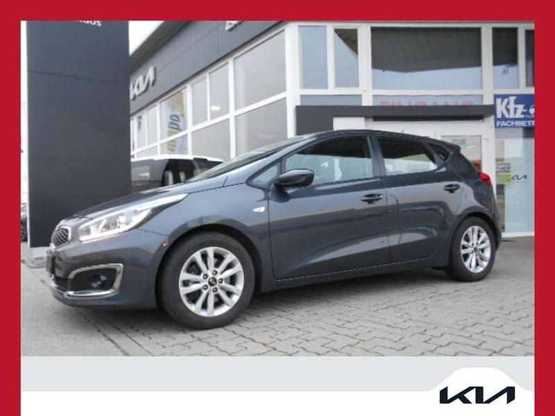 Grau Gebraucht 2017 Kia Ceed Kleinwagen | € 9.500 (Fairer Preis) - Bild 1/4