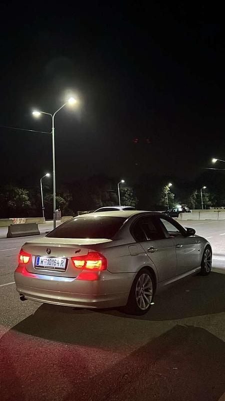 Gebraucht BMW 318 129 PS (94 kW) 2008 Silber Limousine