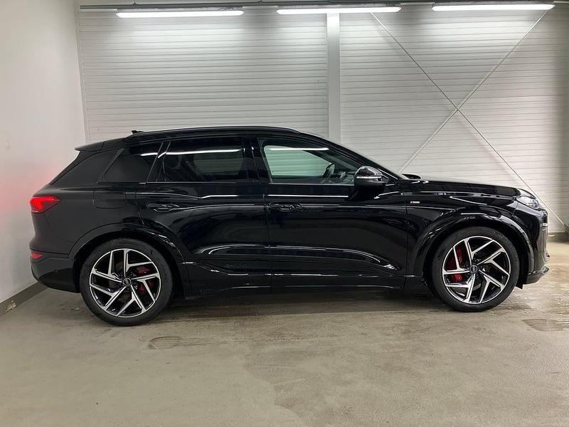 Gebraucht Audi Q6 e-tron 284 kW (387 PS) 2025 Schwarz  metallicperleffektno SUV