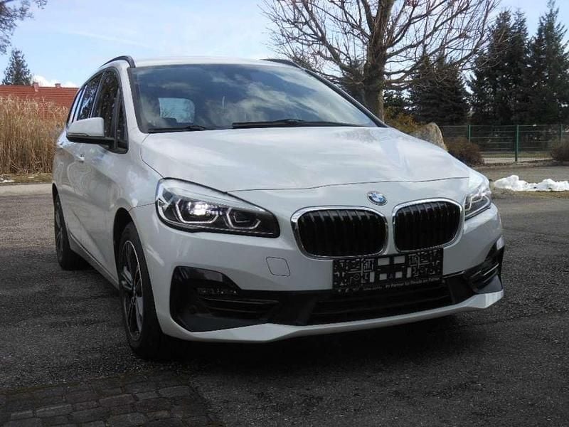 Gebraucht BMW 218 Gran Tourer Sport Line 150 PS (110 kW) 2021 Weiß Van / Kleinbus