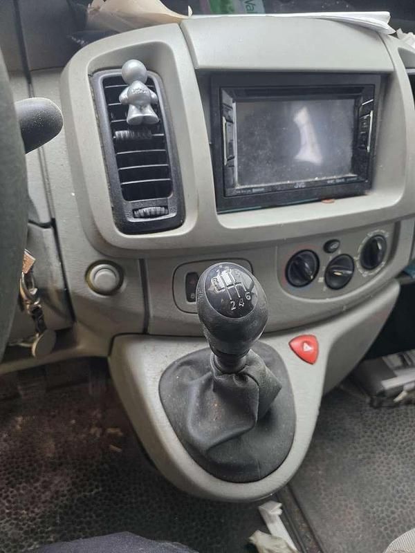 Gebraucht Opel Vivaro 101 PS (74 kW) 2003 Weiß Van / Kleinbus