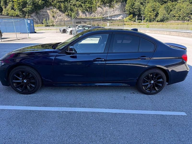 Gebraucht BMW 320 184 PS (135 kW) 2013 Blau Limousine
