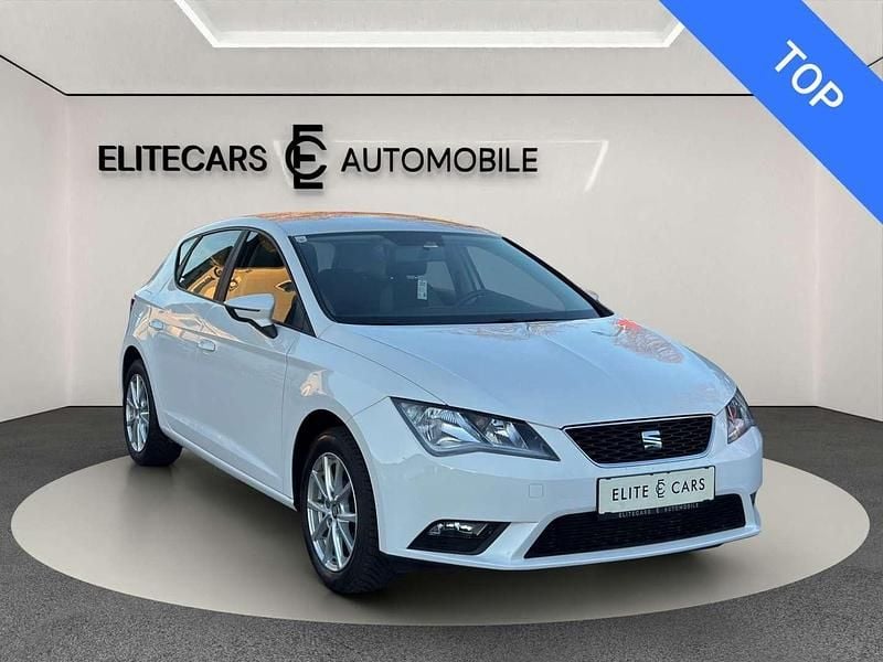 Weiß Gebraucht 2015 Seat Leon Reference Limousine | € 9.990 (Fairer Preis) - Bild 1/3