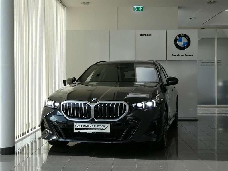 Gebraucht BMW 520 Efficient Dynamics 197 PS (144 kW) 2025 Grau Kombi