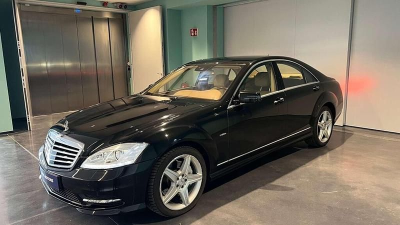 Gebraucht Mercedes S500 435 PS (319 kW) 2011 Schwarz Limousine