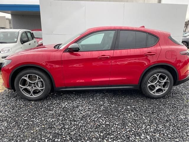 Gebraucht Alfa Romeo Stelvio 209 PS (153 kW) 2024 Rot SUV