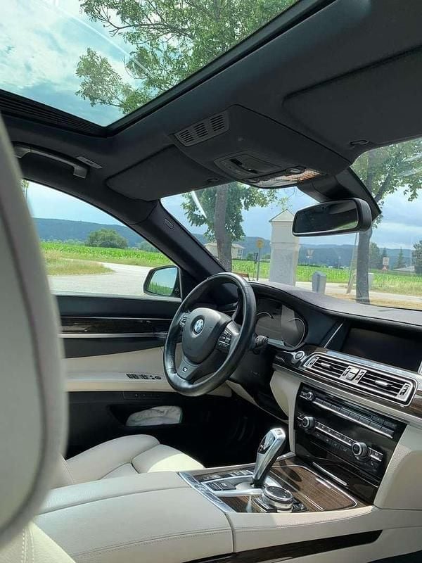 Gebraucht BMW 730 258 PS (189 kW) 2012 Schwarz Limousine