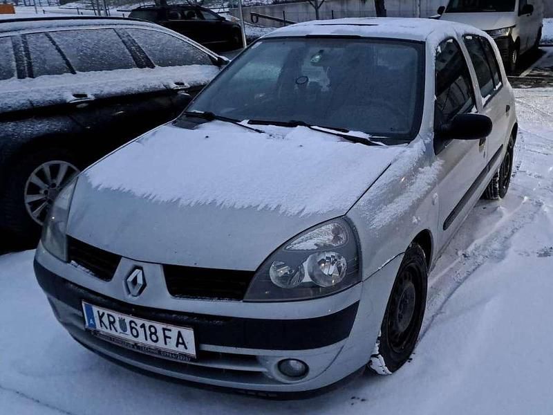 Silber Gebraucht 2004 Renault Clio II Authentique Limousine | € 800 (Superpreis) - Bild 1/3