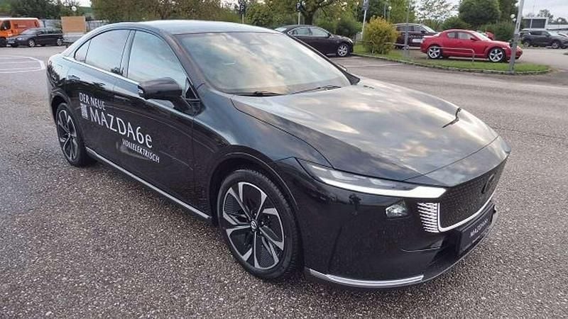 Neu Mazda 6e Takumi-Line 180 kW (245 PS) 2025 Schwarz Limousine