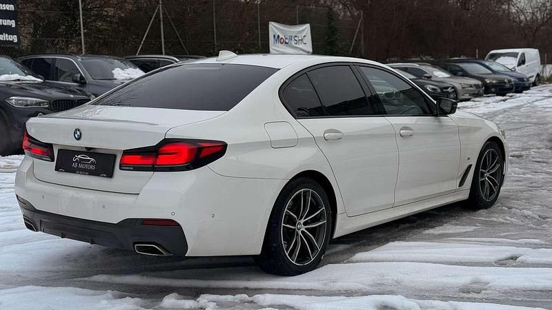 Gebraucht BMW 520 M Sport 190 PS (139 kW) 2022 Weiß Limousine